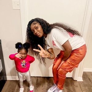 Meet your Posher, Mya